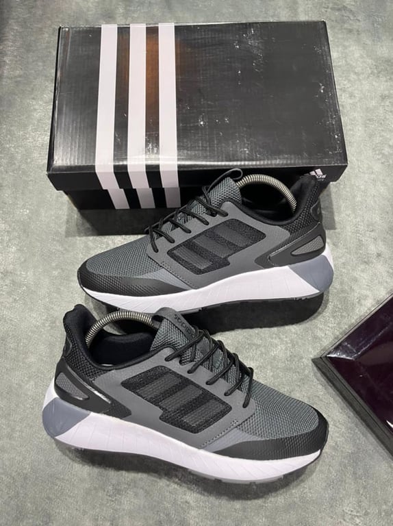 adidas questar strike climacool