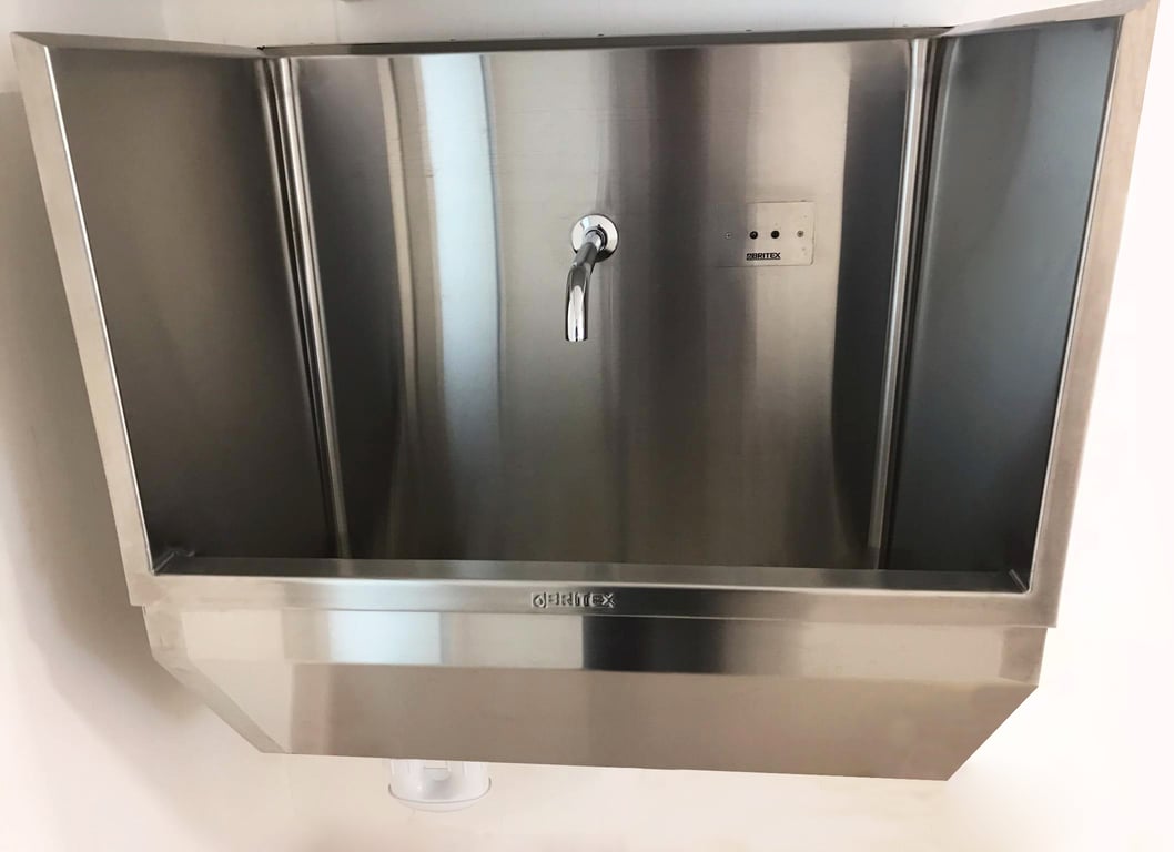 TST Launceston Eye Institute Image of Trough WallHung Britex SurgeonsScrub