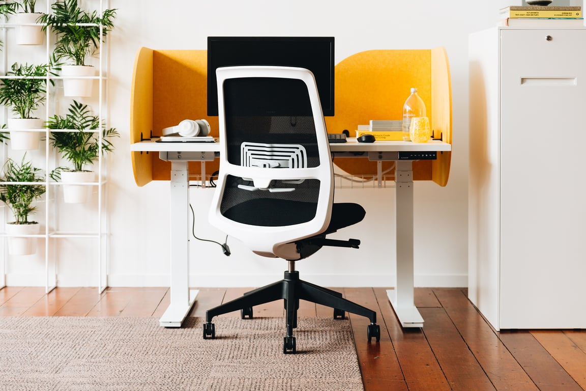 europlan tidal single insitu Image of Desk Single Europlan Tidal Premium AdjustableHeight