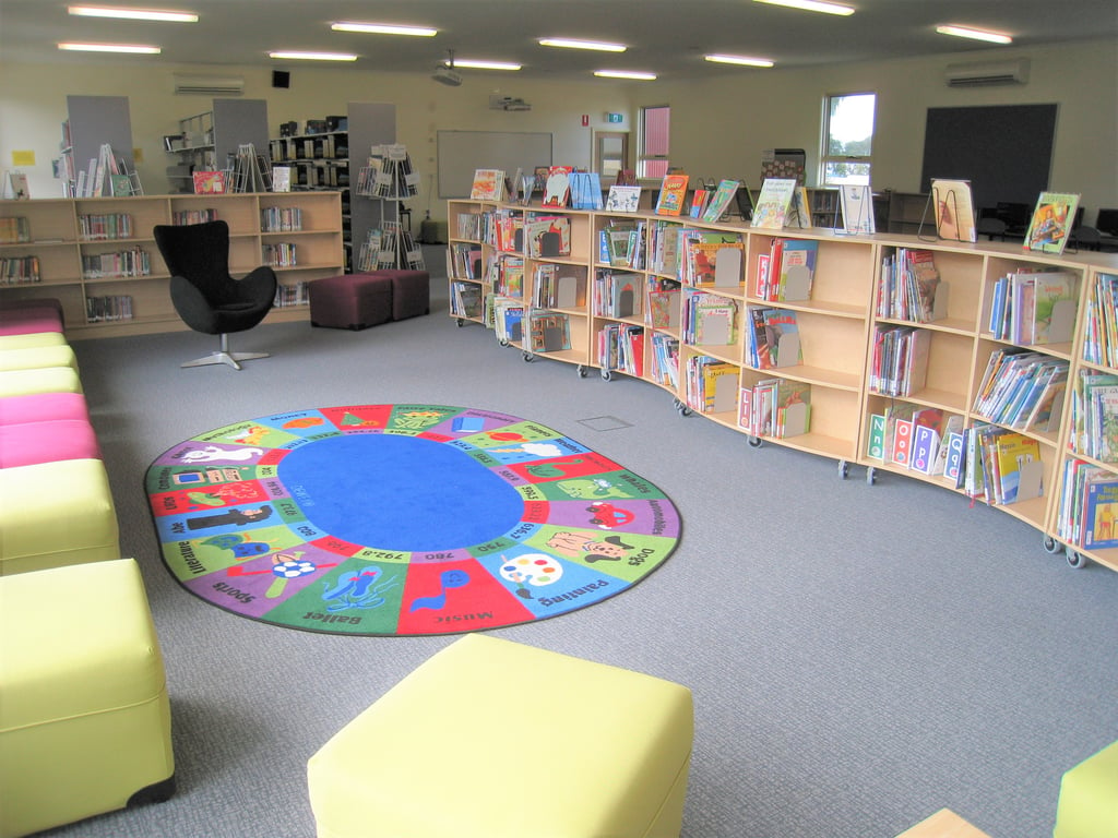 Flinders Christian College 1.jpg Image of Shelving Library IntraSpace Wave 3Tier