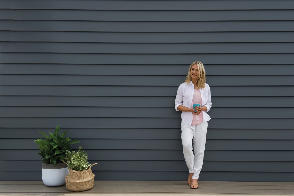 Linea Weatherboard 180mm Vignette Western Myall Grey James Hardie Image of Cladding Board JamesHardie LineaWeatherboard 180Smooth GreyPebble