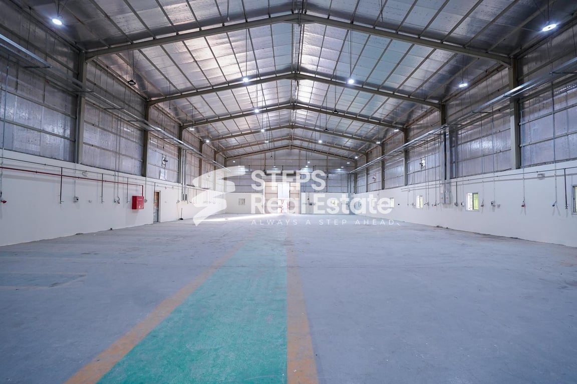 900-SQM Warehouse in Industrial Area - Warehouse in Industrial Area
