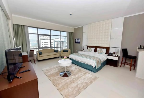 Luxury studio@ corniche+ free housekeeping - Studio Apartment in Mushaireb