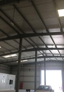 Warehouse in Burka Al Awamer مخزن في بركة العوامر للبيع - Warehouse in 4 Industrial Area Road