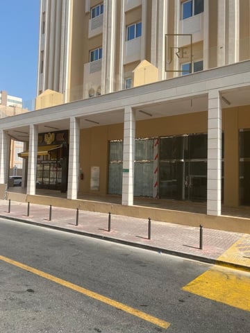 Prime Retail Space for Rent Al Sadd+3 Month Free - Shop in Al Sadd