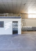 600 sqm Garage + 3 Rooms & 8 Offices - Warehouse in Industrial Area