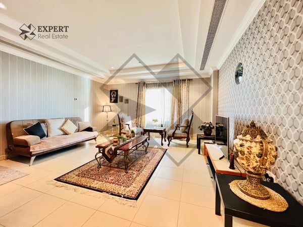 Classy Furniture and Spacious Bedroom Apartment - Apartment in Porto Arabia