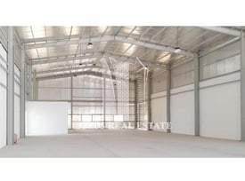 Warehouse with Rooms for Sale in Birkat Al Awamer - Warehouse in East Industrial Street