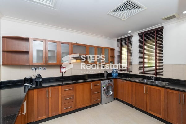 3BHK Villa with Beach Access l No Commission - Compound Villa in West Bay Lagoon Street