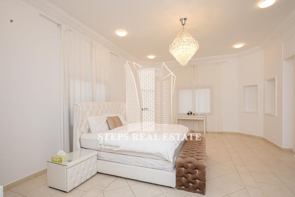 Luxurious Semi Furnished Villa for Sale in Dafna - Villa in West Bay Villas