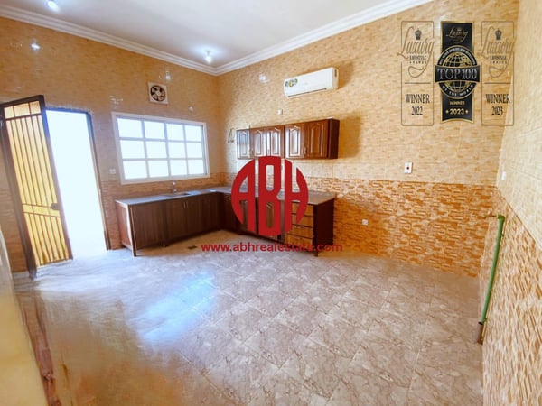 QUIET COMPOUND | 5 BEDROOMS | 20 VILLA AVAILABLE - Villa in Umm Salal Ali