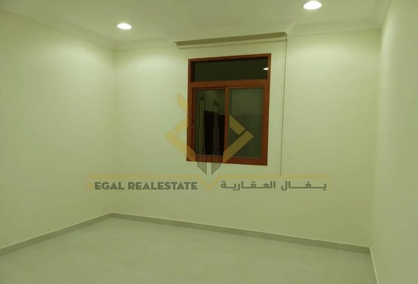 Unfurnished 1BHK in Al Dfnah for only 4000 - Apartment in Al Faisal Tower