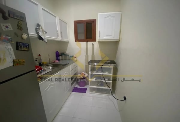 Unfurnished 1BHK in Al Dfnah for only 4000 - Apartment in Al Faisal Tower