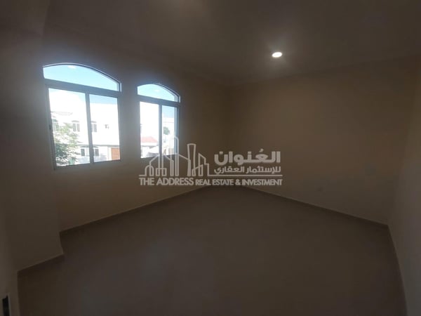 IMMERSE YOURSELF IN LUXURY 4-BEDROOM VILLA - Villa in Al Hanaa Street