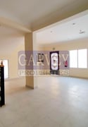 Three Storey Six BR Compound Villa with Amenities - Compound Villa in Al Aziziyah