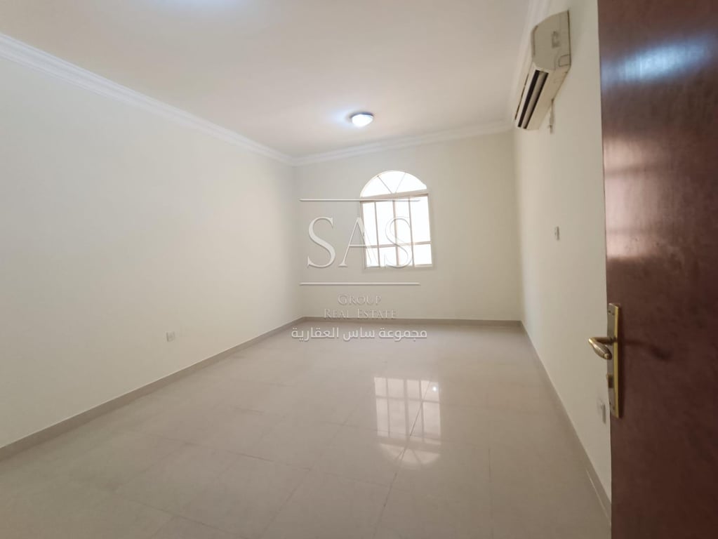 SEMI-FURNIHSED 2 BDR APARTMENT FOR RENT - Apartment in Al Sadd