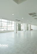 SPACIOUS SHOWROOM WITH OFFICES | FITTED - ShowRoom in Najma Street