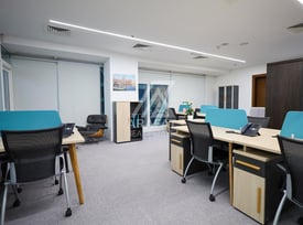 Brand new premium workstations for rent|Near metro - Office in Burj Al Marina