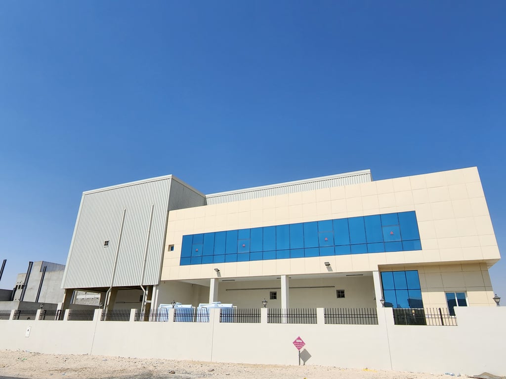 Brand new ware house for rent in Birkat Al Awamer