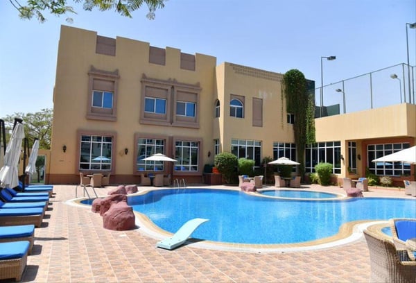 4 BEDS VILLA IN ALFARDAN GARDENS 4 - NO COMMISSION - Compound Villa in Bu Hamour Street