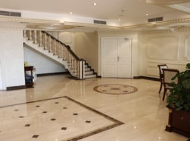 A Luxurious Fully Furnished Penthouse In The Pearl, Porto Arabia For Sale - Penthouse in East Porto Drive