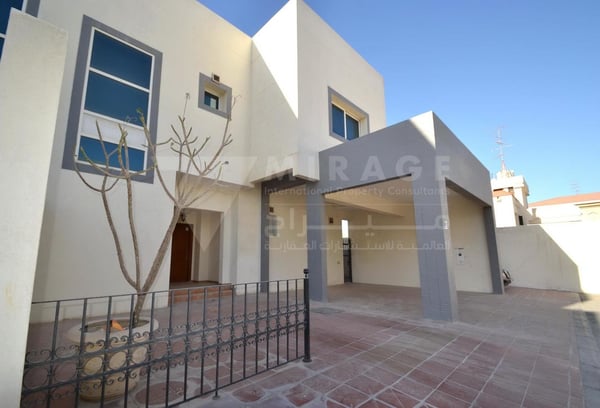 Spacious 3 Bedroom Compound Villa in Al Nasr area - Compound Villa in Al Nasr Street