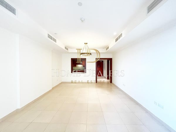 Hot Offer! 2BR Apartment for sale in Porto Arabia - Apartment in West Porto Drive