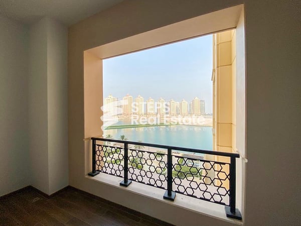 High ROI | Luxurious Flat for Sale in The Pearl - Apartment in Viva Bahriyah