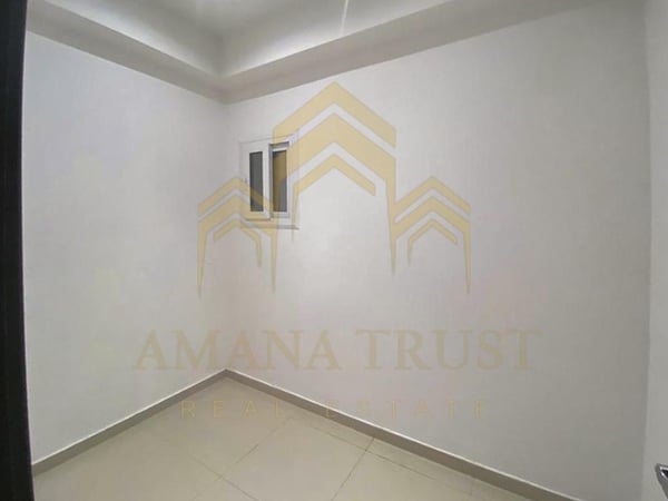 Capacious SF 3 Bedroom Apartment in Al Nasr Area - Apartment in Souk Merqab