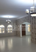 Luxurious 5BHK Villa with Stunning Views In Compound - Villa in Umm Salal Ali