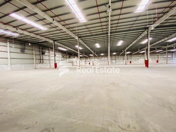 2,500 sqm Warehouse with Office Space for Rent - Warehouse in Umm Salal Ali