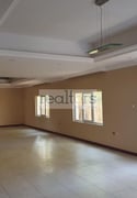 Large 5 BR+Maid SF Beautiful Villa with Garden - Villa in Al Khulaifi