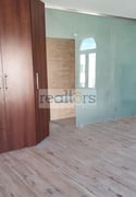 Stunning 5 Bedroom + Maid SF Villa with Balcony - Villa in Al Khulaifi