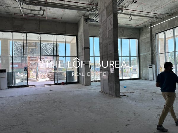 Retail Space for Car Showroom & Restaurant - Retail in Marina Tower 02