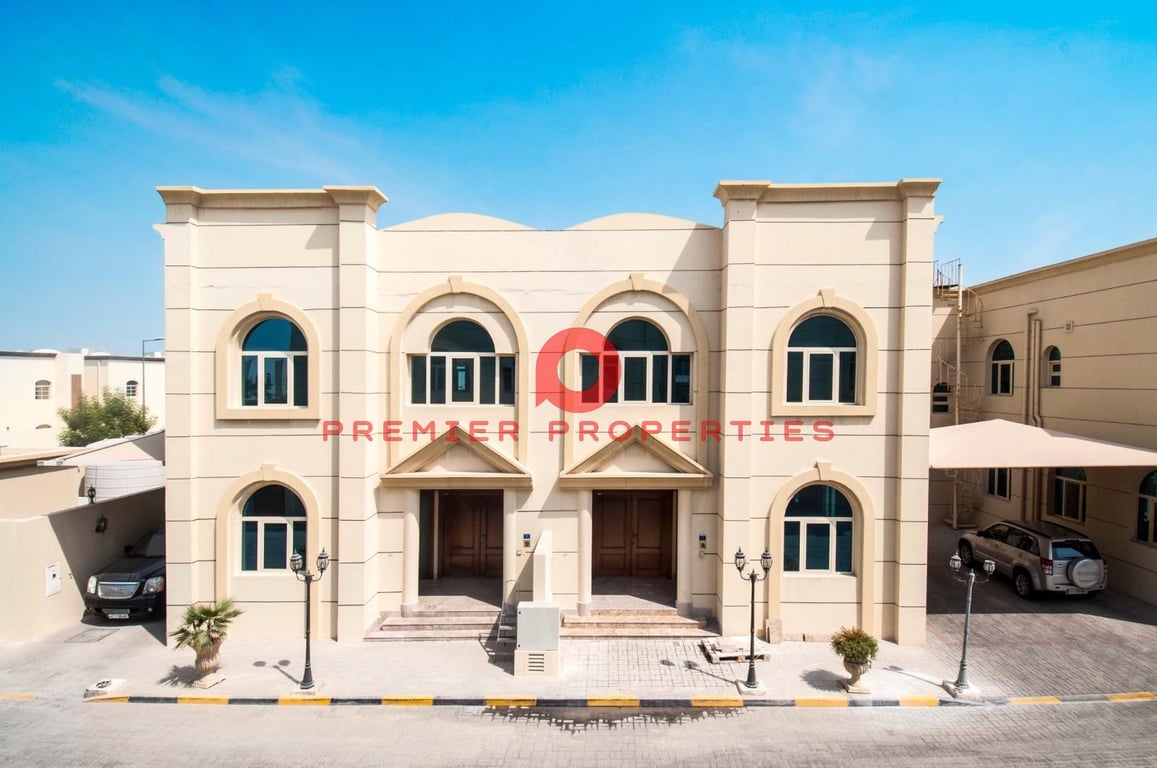 Modern 5BR Compound Villa with backyard - Villa in Al Hilal