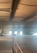 Warehouse and Showroom in Industrial Area - ShowRoom in Industrial Area