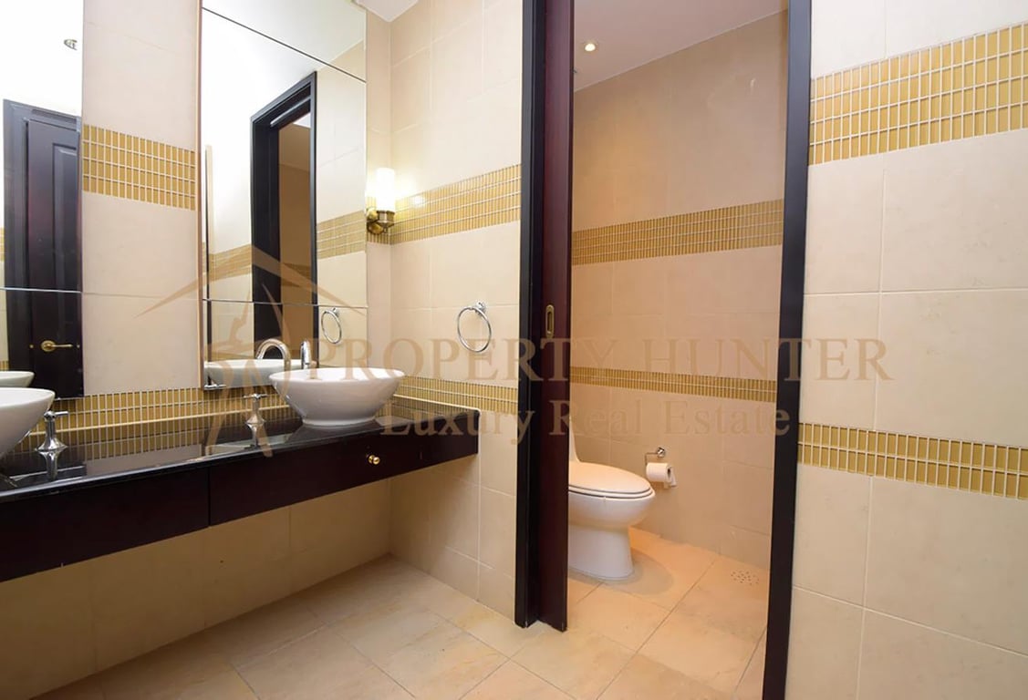 For sale 2 Bed Apartment in Luxury Tower