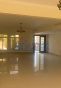 Luxurious 4 Bedrooms+Maid Compound Villa. - Villa in Al Hanaa Street