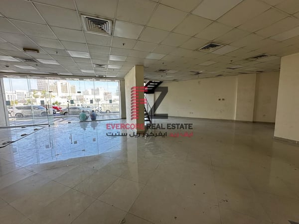 300 SQM | showroom | for rent | Msherib area - ShowRoom in Musheireb