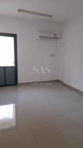 2 BHK SEMI-FURNISHED APARTMENT!! - Apartment in Al Hitmi