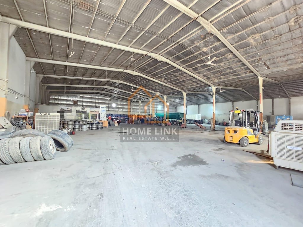 Big Store With Workers Housing | In Industrial Area - Warehouse in Industrial Area