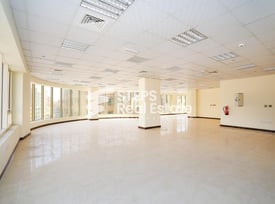 Fitted Office w/ Panoramic City Views - Office in Fereej Bin Mahmoud North