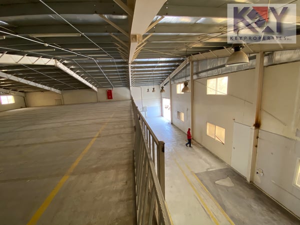 Warehouse in industrial area 900 SQM . - Warehouse in Industrial Area