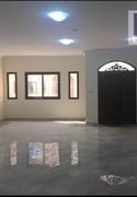 Compound villa 6 bedroom + huge backyard - Villa in Umm Al Seneem Street