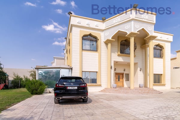 Beautiful 6 Bedroom Villa For Sale in Ainkhaled - Villa in Ain Khalid Gate