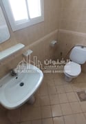 Unfurnished 5Bedroom Standalone Villa with Pool - Villa in Al Duhail North