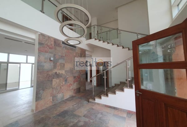 Contemporary 4 BR+Maid Villa|Private Pool|Balcony| - Villa in Ain Khaled Villas