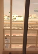 2bhk unfurnished with balcony - Apartment in Madinat Khalifa