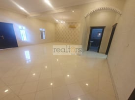 Stand Alone 3 BR+Maid UF Villa in Ain Khaled - Villa in Umm Al Seneem Street