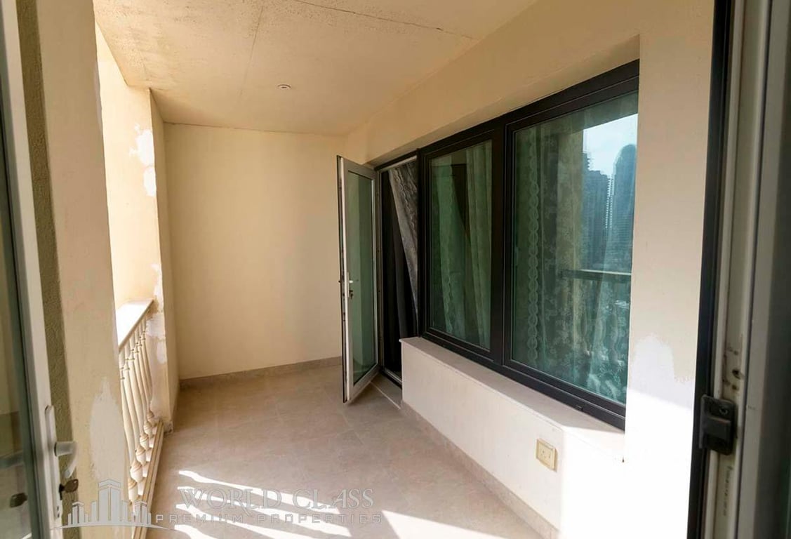 AMAZING 2 BR SF WITH BALCONY FOR RENT.